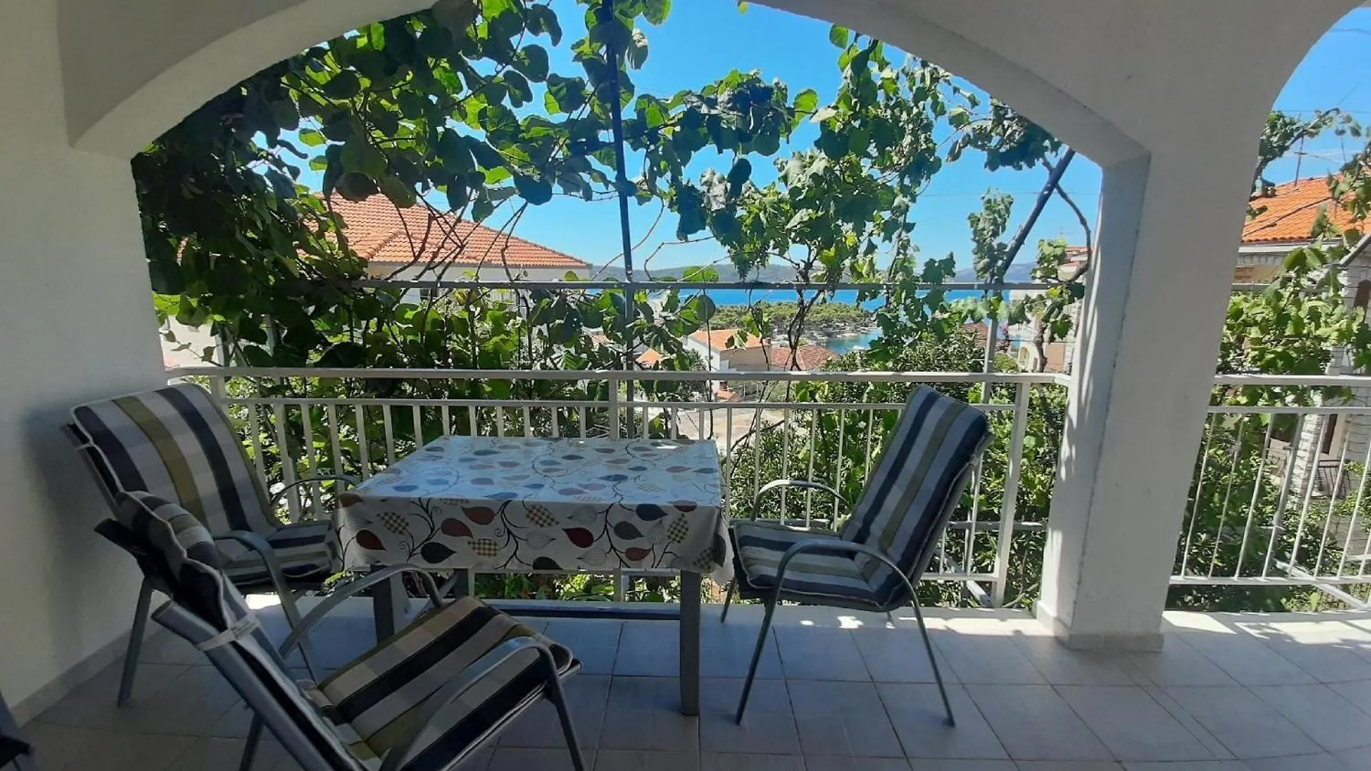 Wohnung Mit Blick Auf Das Wasser Trogir Lägenhet